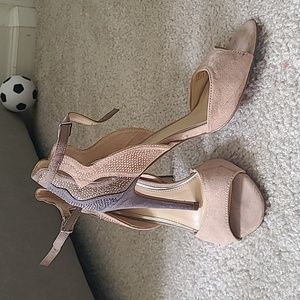 Jessica Simpson jeels in 7.5- Beige, gray, sparkles